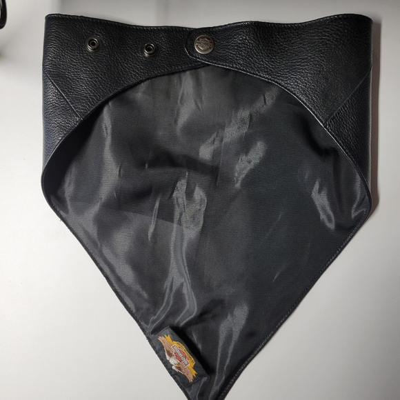 HARLEY DAVIDSON Leather Embossed Face Protector - Picture 3 of 7